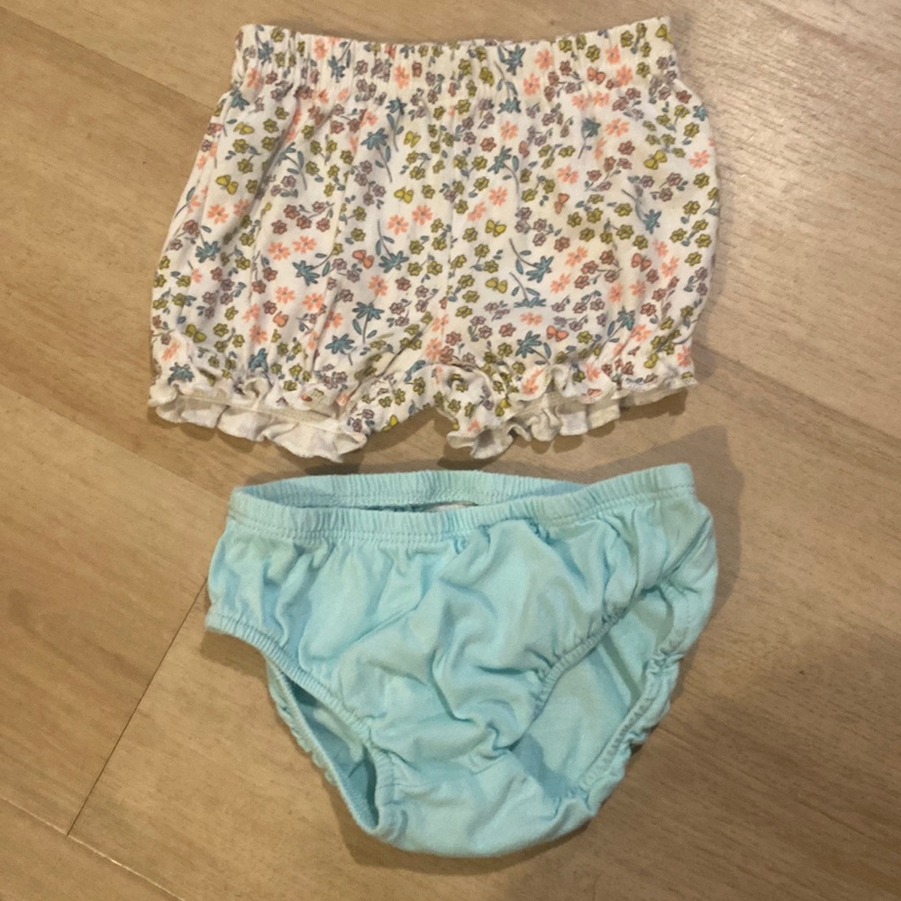Carters shorts/bloomers